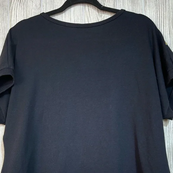 Vintage 80’s 90’s Black Graphic T-Shirt with Gold Accents M - Picture 10 of 11